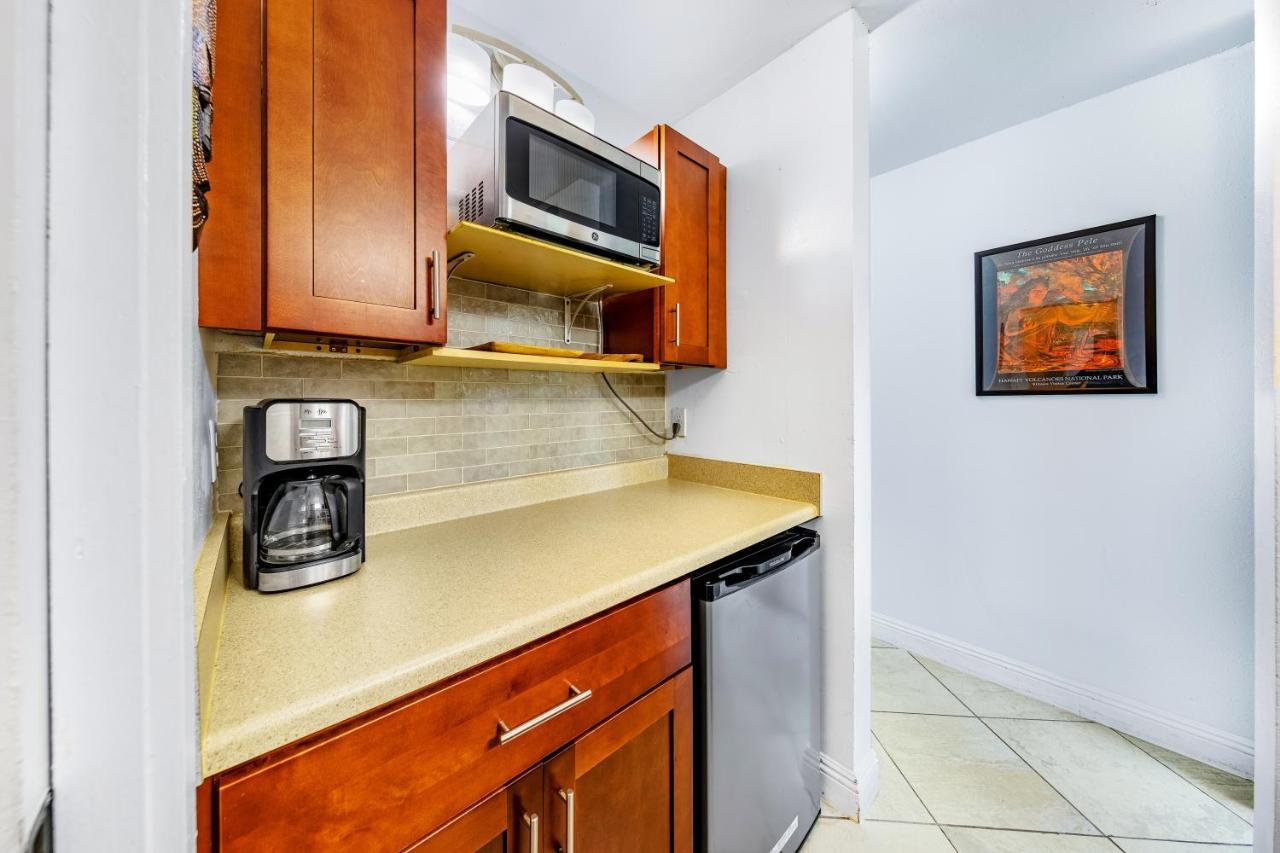 Downtown Hawaiian Paradise Condo With Hot Tub, Pool & Beach - Kona Islander Inn Каилуа-Кона Экстерьер фото