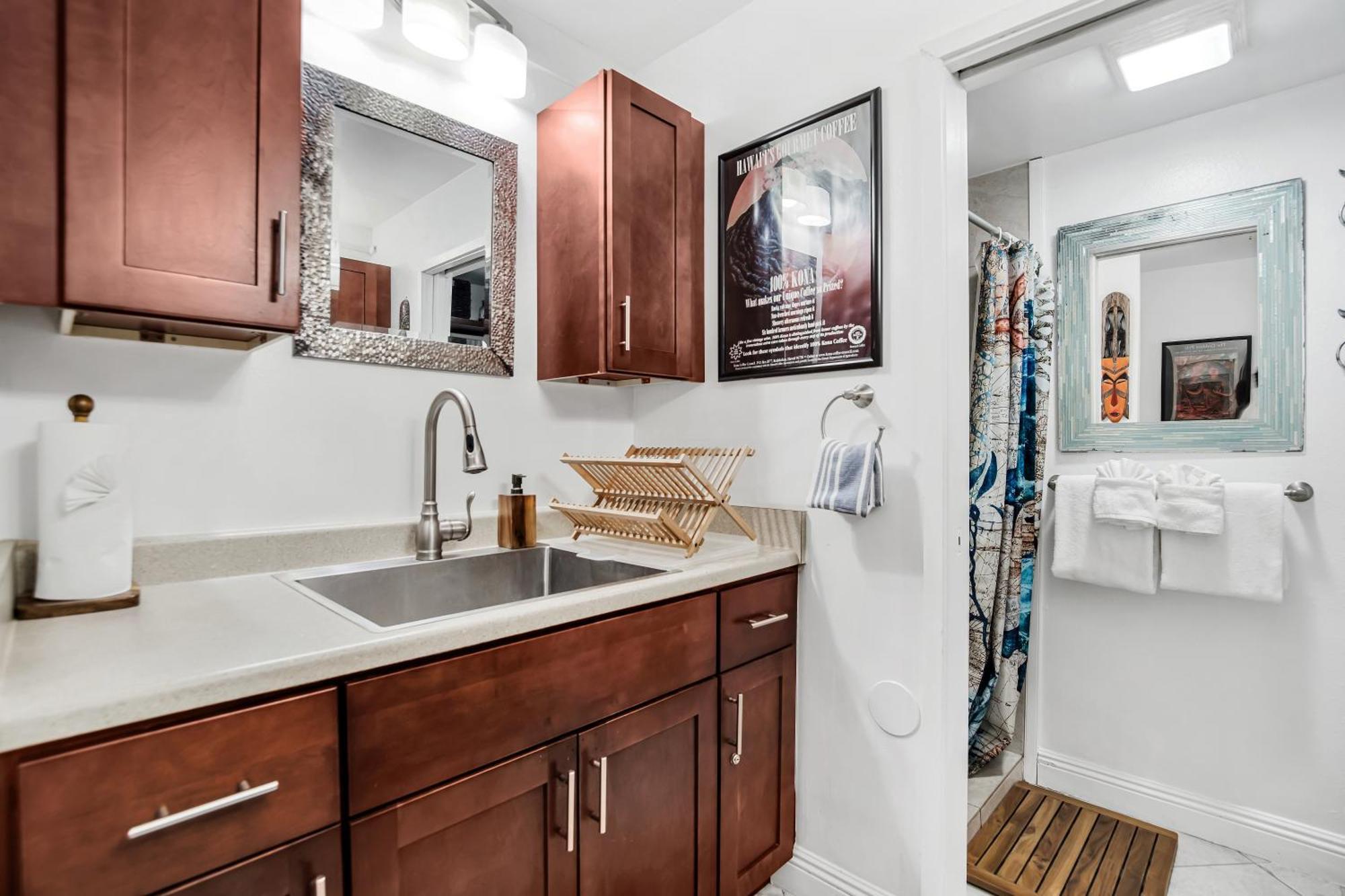 Downtown Hawaiian Paradise Condo With Hot Tub, Pool & Beach - Kona Islander Inn Каилуа-Кона Экстерьер фото